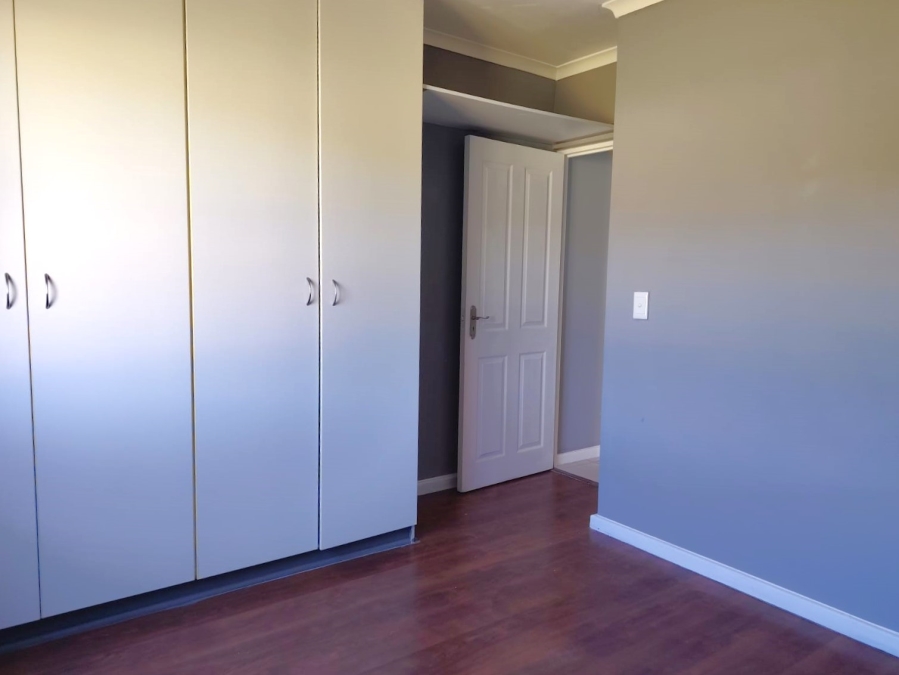 To Let 2 Bedroom Property for Rent in Whispering Pines Western Cape